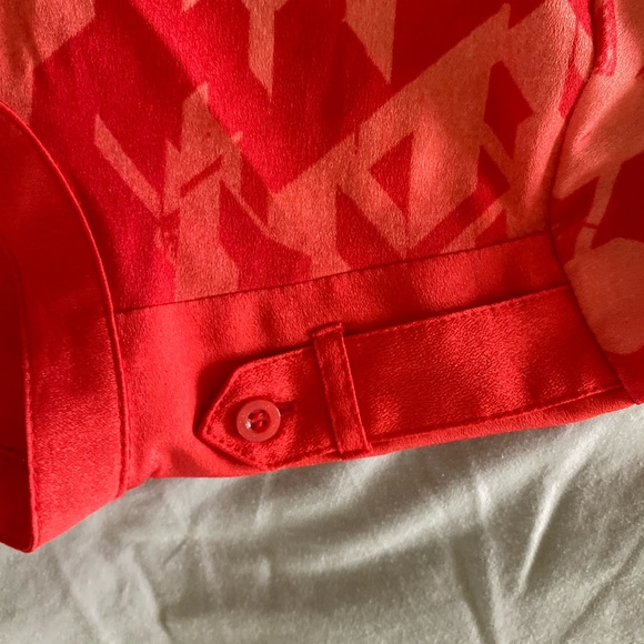 Blouse - Picture 2 of 3